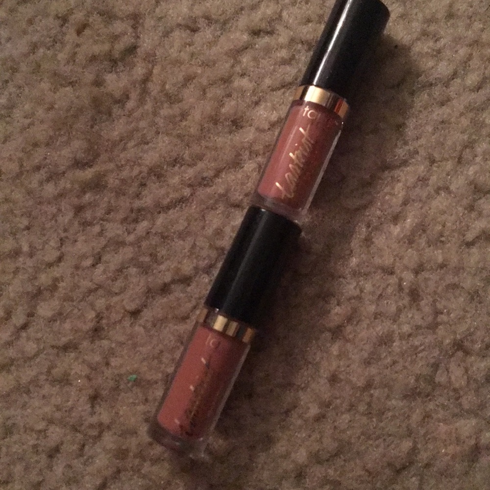 Iip bundle💄💋 - Picture 4 of 8